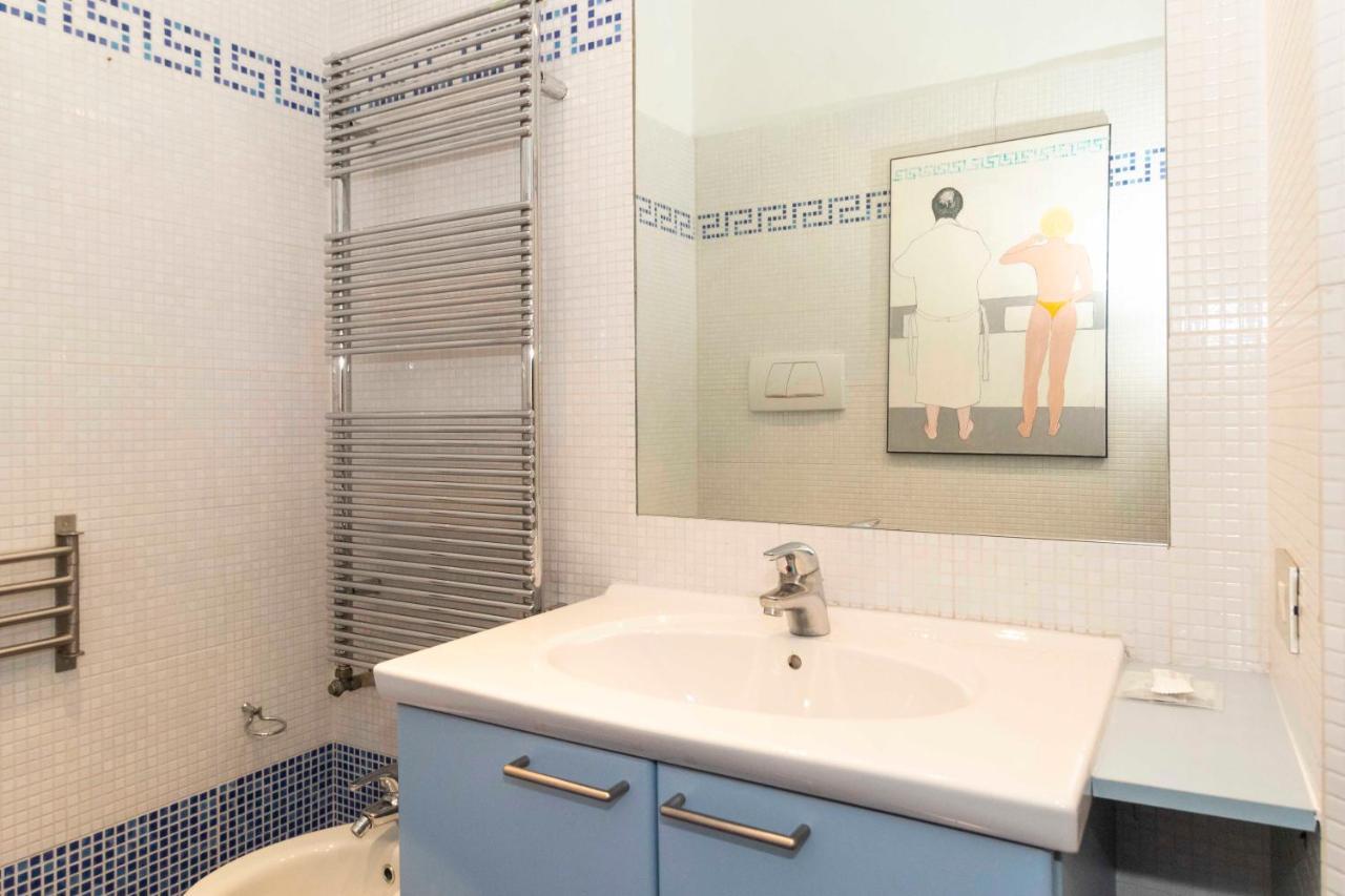 Porta Nuova & San Salvario Roomy Flat Turin Bagian luar foto